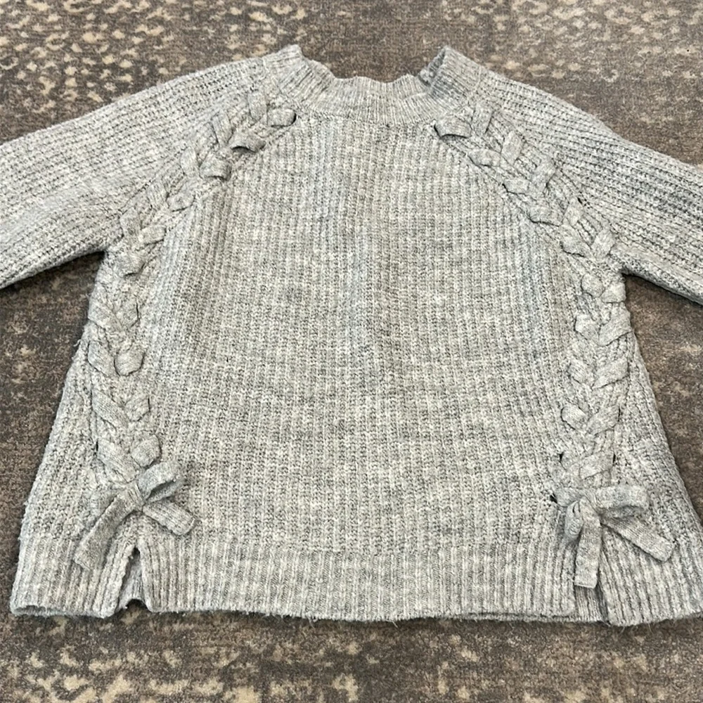 ZARA FANCY COLLECTION GRAY LACED UP SWEATER KIDS